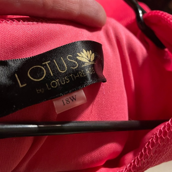 pink midi cocktail dress w/outer mesh layer & pockets - Picture 4 of 4